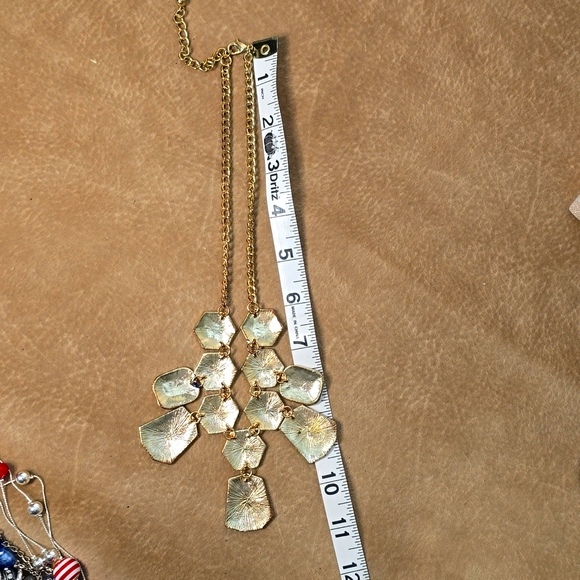 Necklace & earring set - Picture 8 of 10